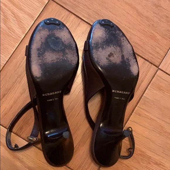 Authentic Burberry woman’s sling back heels - Picture 4 of 6